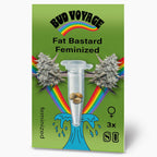 Bud Voyage Grafikdesign:  Fat Bastard feminisierte Hanfsamen in einem Reagenzglas, umgeben von Regenbogen und marihuanaknospen mit auffälligen grünen und violetten Farbtönen und drei Samen im Inneren des Reagenzglases
