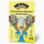Bud Voyage Samenpackung zeigt drei feminisierte Cannabis Samen in einer transparenten Plastikröhre vor einem Regenbogen und maritimen Wellenmuster
